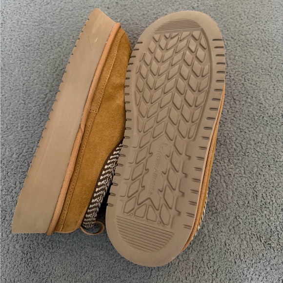 Women's Burree Platform Slipper - Koolaburra by UGG - Picture 6 of 7